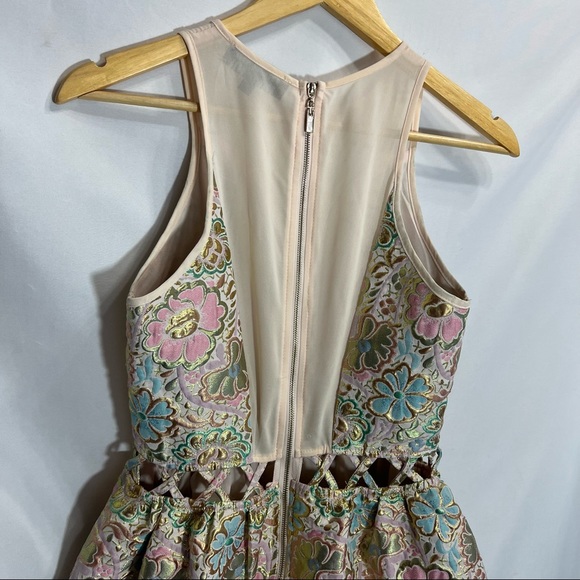 English Rose Floral Dress - Picture 7 of 8